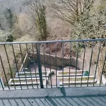 3-Bedroom Home - Private Parking & Spacious Rooms - Perfect For Those Working In Swansea - By Tailored Accommodation