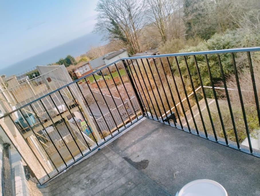 3-bedroom - Private Parking & Spacious - Perfect For Those Working In - By Tailored *